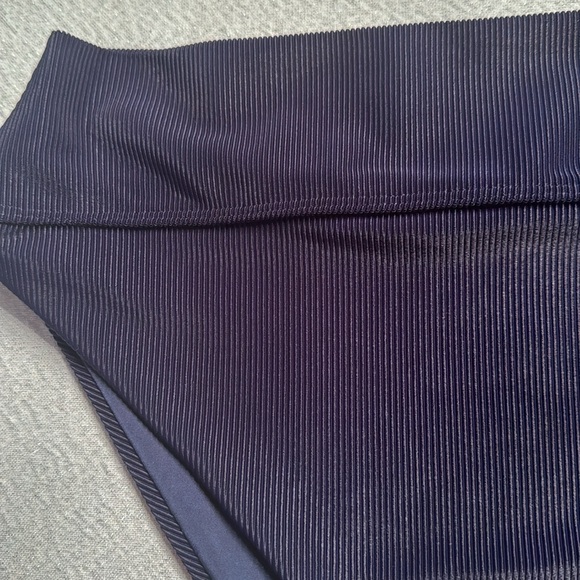 Beach Riot Blair Bikini Set, Top size Large, bottom size X-Large, Navy, $206 - Picture 10 of 11